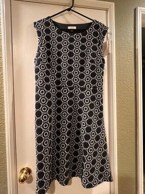 LOFT Black & White Circle-Print Sleeveless Midi Dress